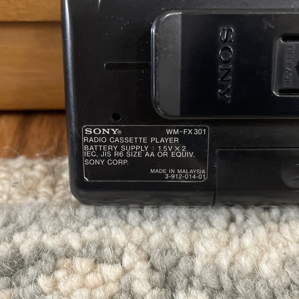 Sony Walkman WM-FX301 Radio AM/FM Cassette Player Tested Works, Fully Functional